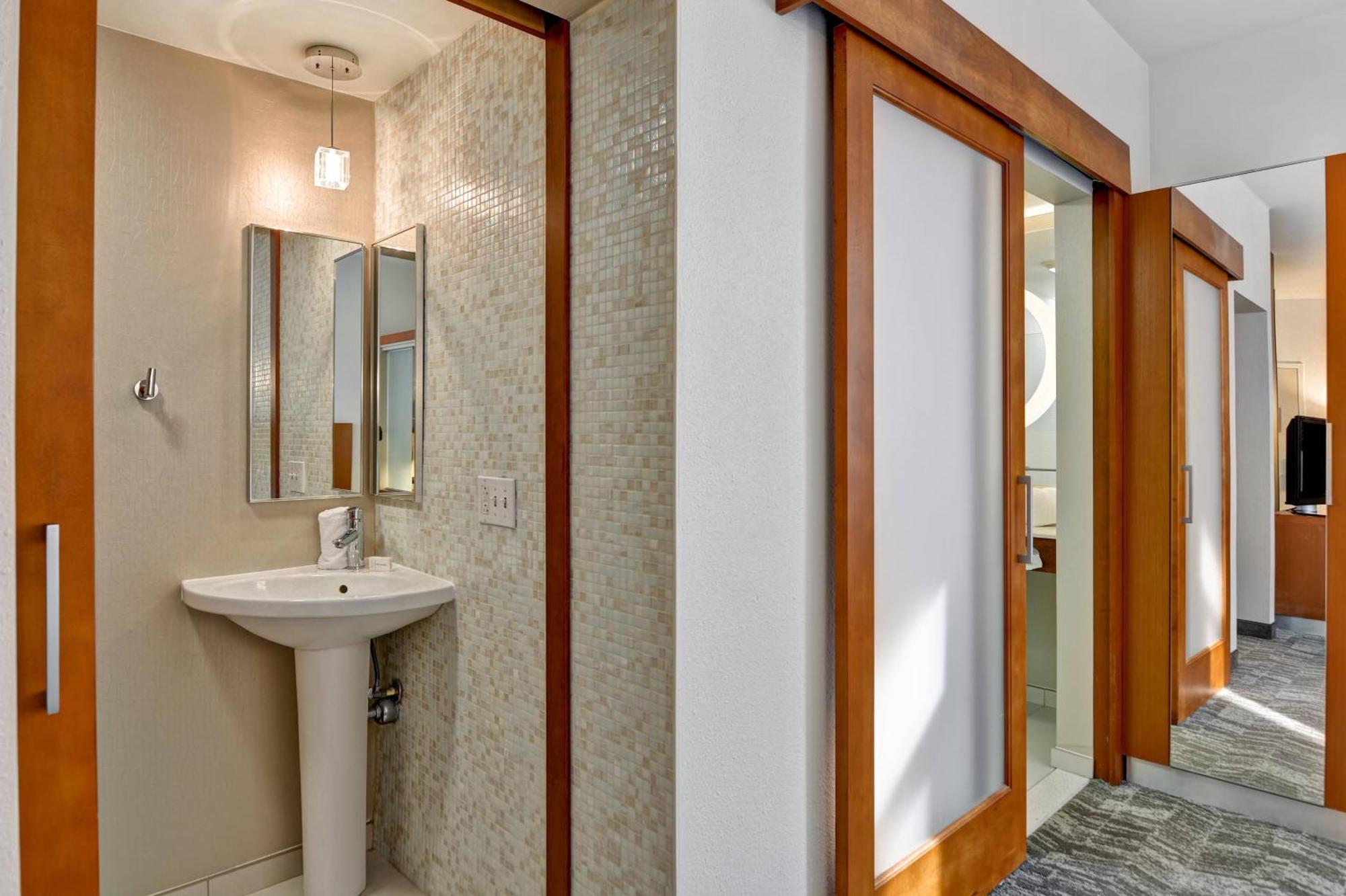 Springhill Suites By Marriott Cincinnati Midtown מראה חיצוני תמונה